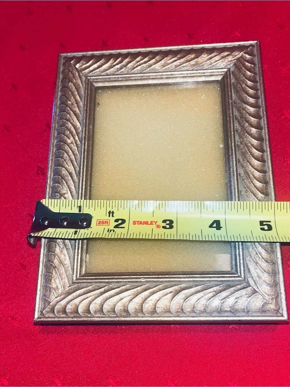 Vintage-Style Decorative Picture Frame in Antiqued Gold